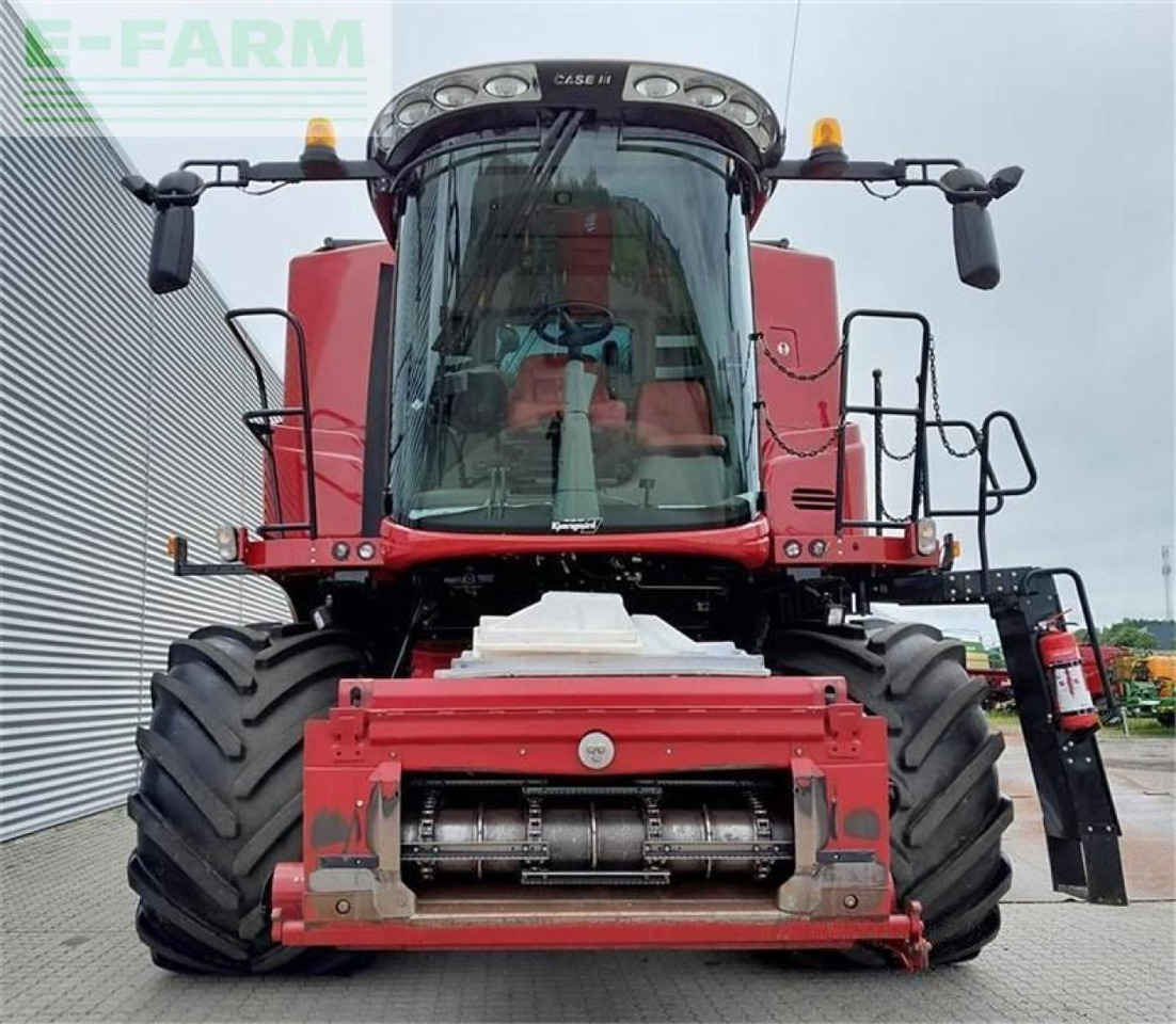 Case-IH axial flow 8240 med 30 fods vario skærebord - Комбајн: слика 4 Case-IH axial flow 8240 med 30 fods vario skærebord - Комбајн: слика 4
