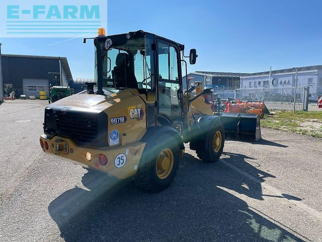 Caterpillar 907m - Мини багер: слика 4 Caterpillar 907m - Мини багер: слика 4