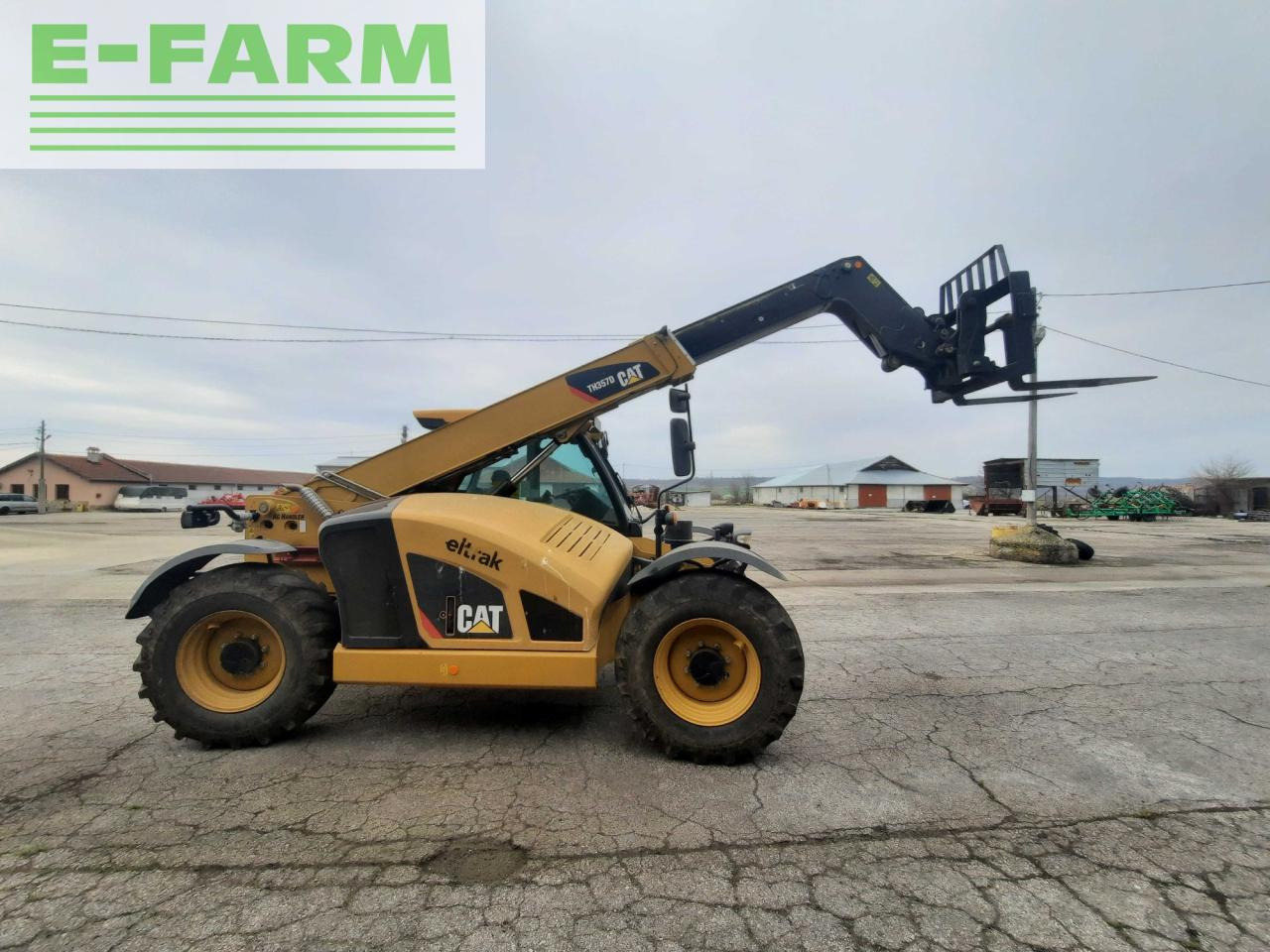 Caterpillar TH 357D - Телескопски ракувач: слика 3 Caterpillar TH 357D - Телескопски ракувач: слика 3