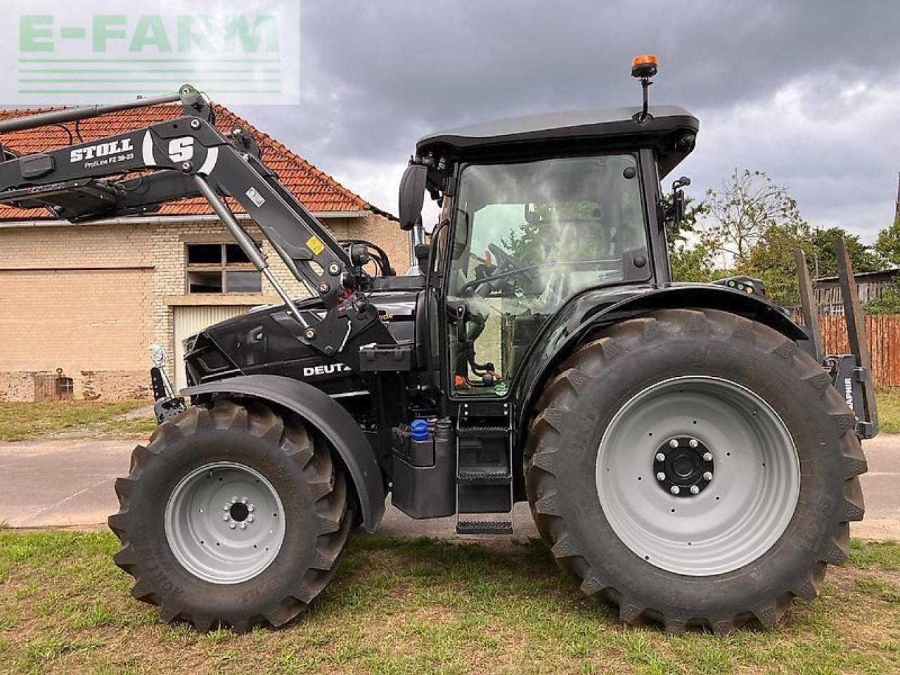 Deutz-Fahr 6135 c ttv mit stoll frontlader TTV - Трактор: слика 2 Deutz-Fahr 6135 c ttv mit stoll frontlader TTV - Трактор: слика 2