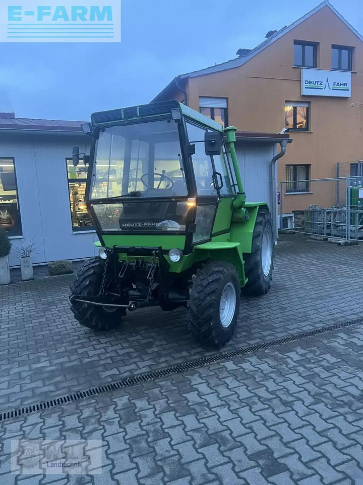 Deutz-Fahr intrac 2004 - Трактор: слика 1 Deutz-Fahr intrac 2004 - Трактор: слика 1