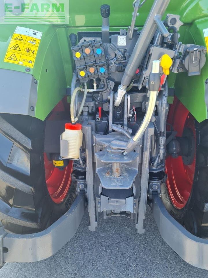 Fendt 211 vario f F - Трактор: слика 4 Fendt 211 vario f F - Трактор: слика 4