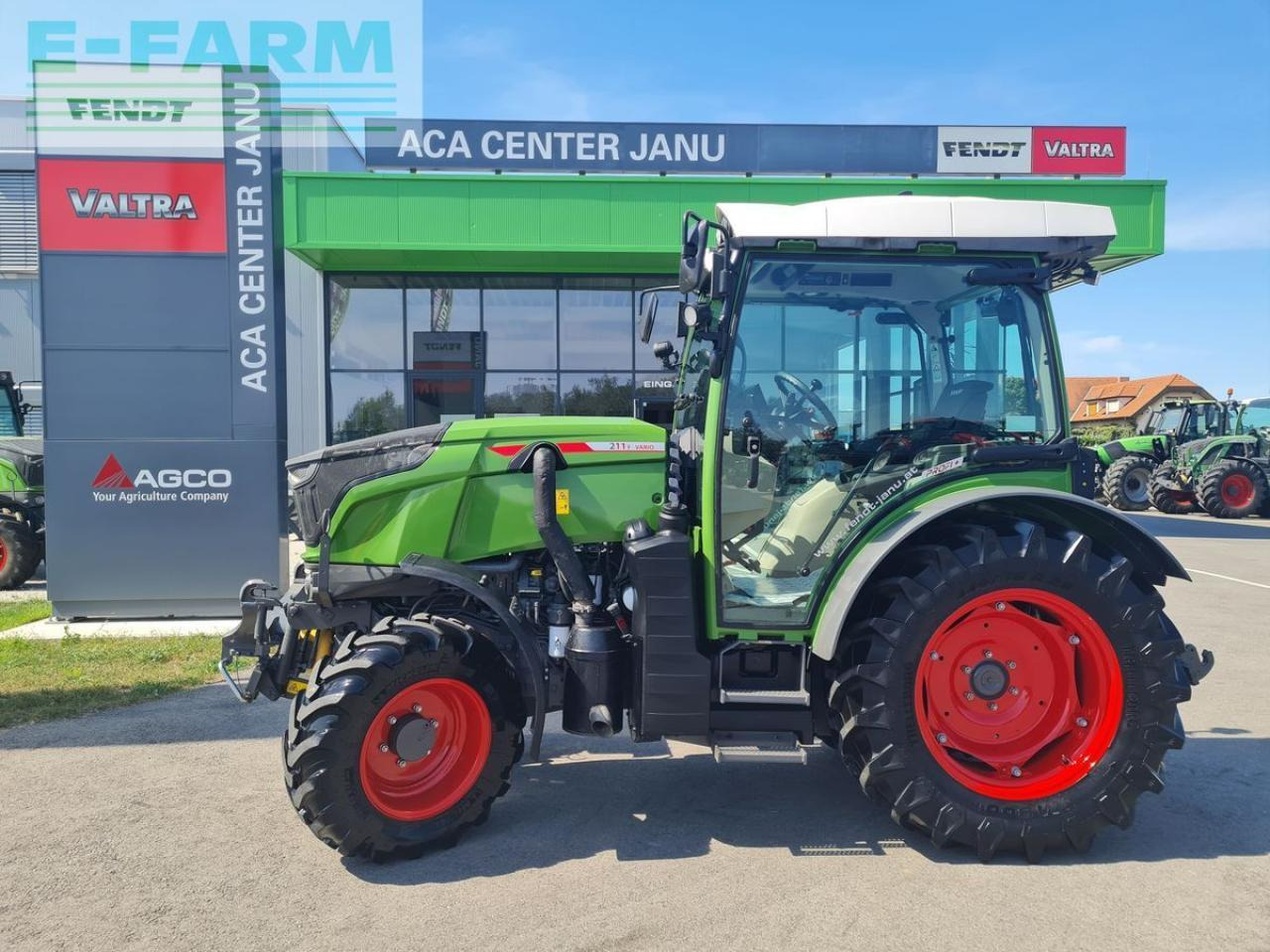 Fendt 211 vario f F - Трактор: слика 2 Fendt 211 vario f F - Трактор: слика 2
