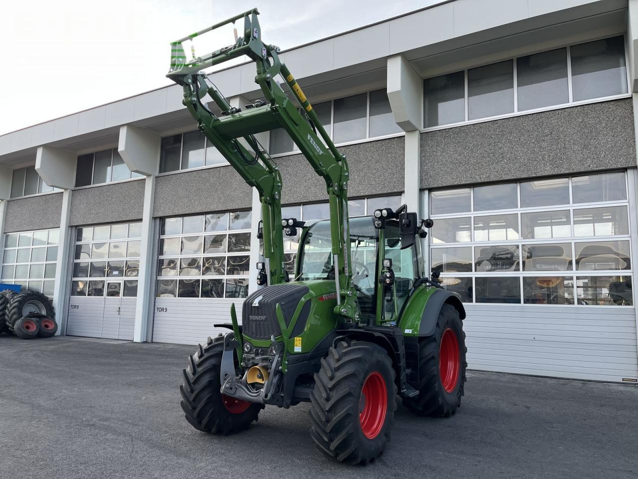 Fendt 313 vario gen4 power setting2 m. frontlader Power - Трактор: слика 1 Fendt 313 vario gen4 power setting2 m. frontlader Power - Трактор: слика 1
