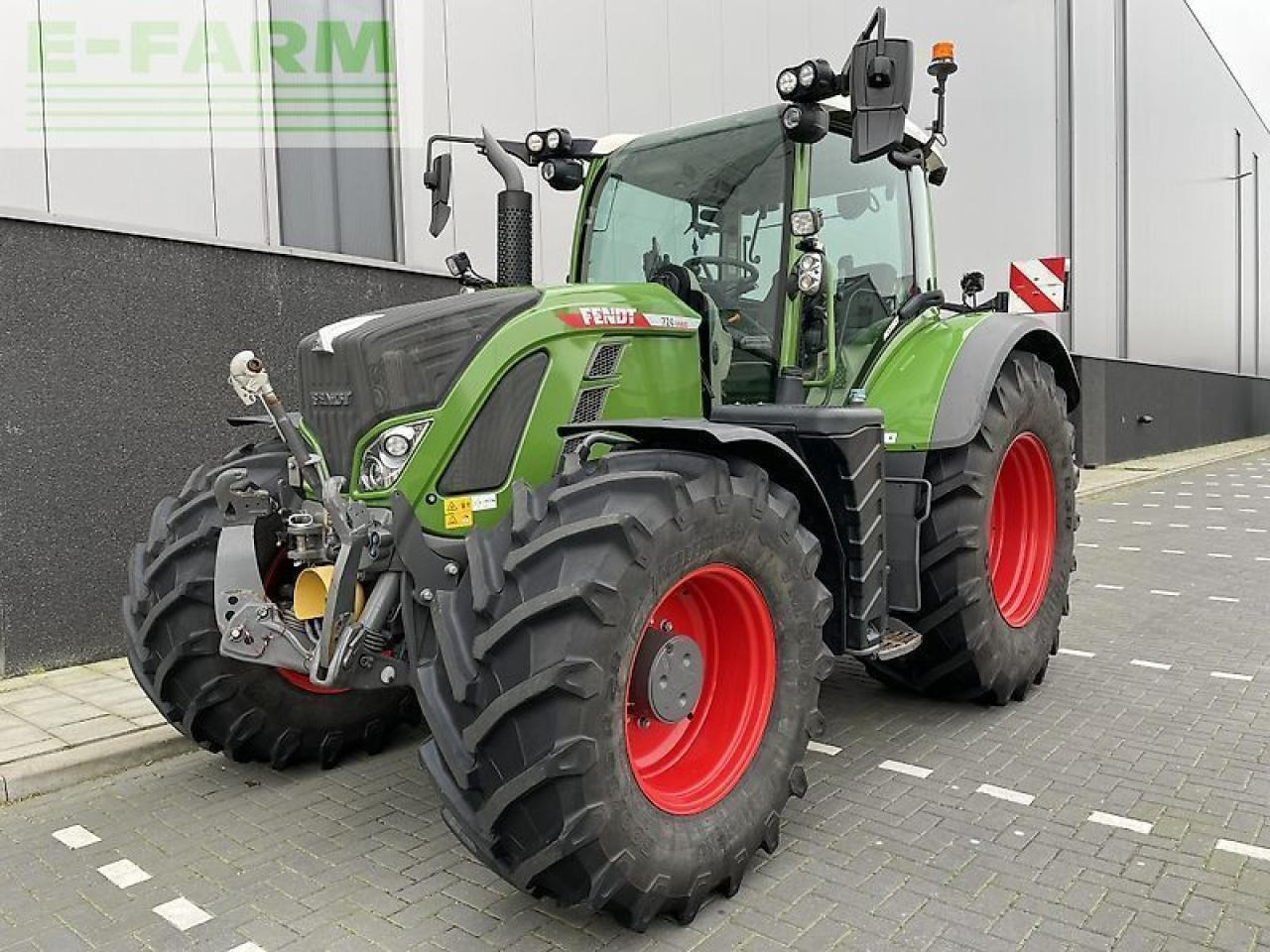 Fendt 724 gen6 profi plus - Трактор: слика 1 Fendt 724 gen6 profi plus - Трактор: слика 1