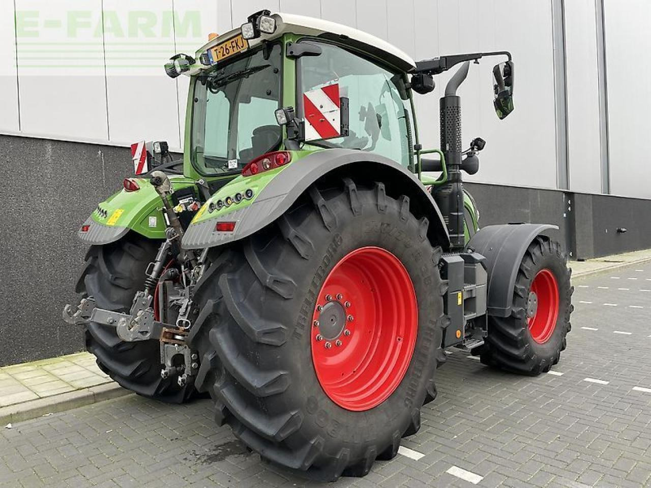 Fendt 724 gen6 profi plus - Трактор: слика 2 Fendt 724 gen6 profi plus - Трактор: слика 2