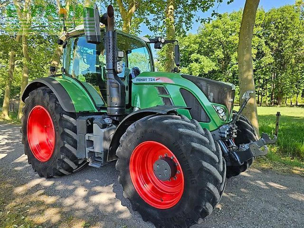 Fendt 724 s4 profi plus rtk ( 718 720 722 ) - Трактор: слика 1 Fendt 724 s4 profi plus rtk ( 718 720 722 ) - Трактор: слика 1