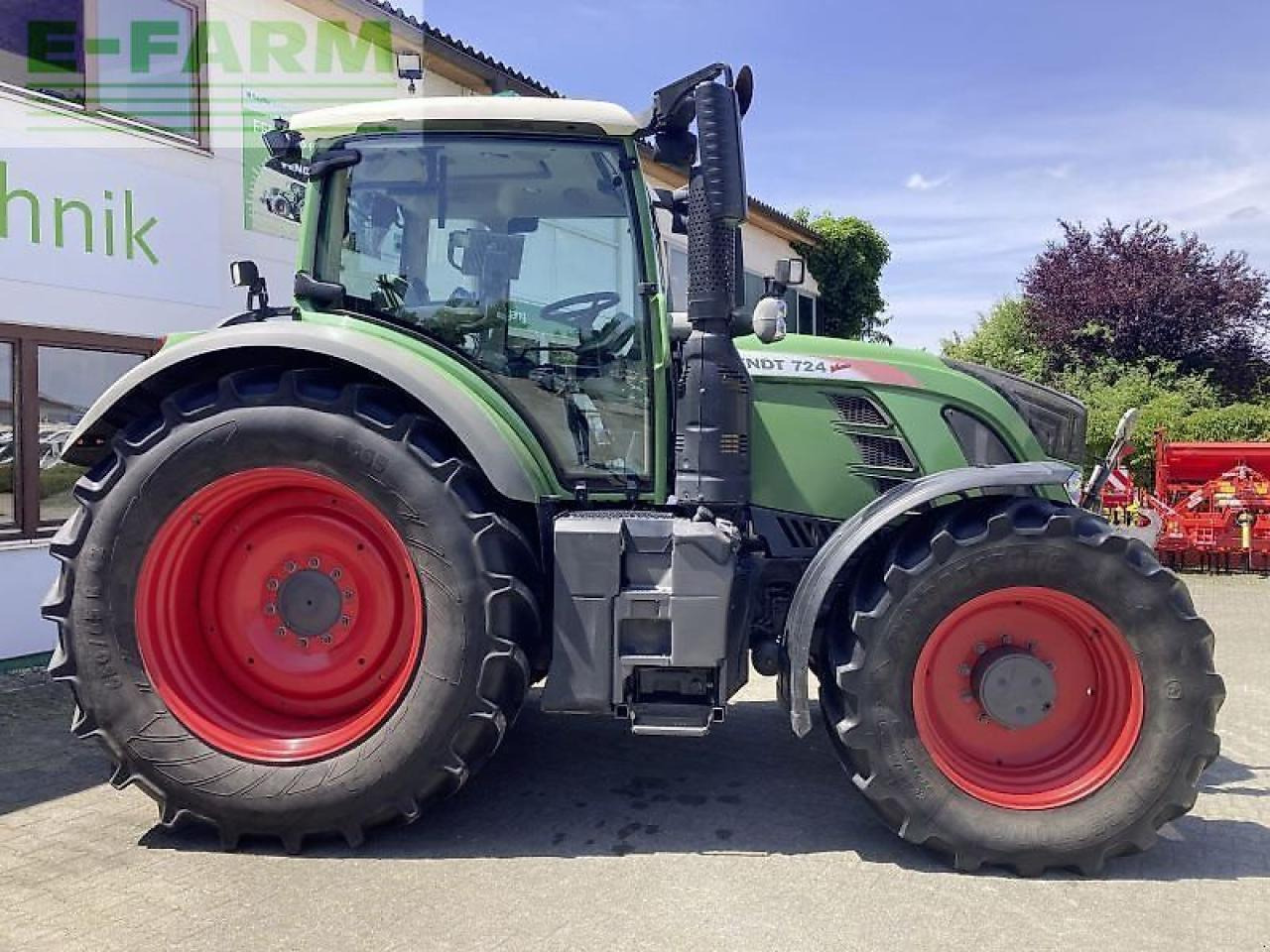 Fendt 724 vario s4 profi plus ProfiPlus - Трактор: слика 1 Fendt 724 vario s4 profi plus ProfiPlus - Трактор: слика 1