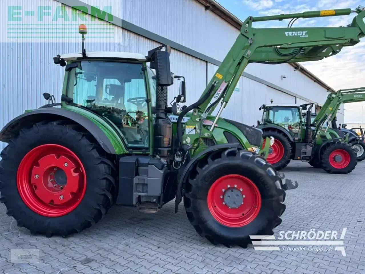 Fendt 724 vario s4 profi plus ProfiPlus - Трактор: слика 2 Fendt 724 vario s4 profi plus ProfiPlus - Трактор: слика 2
