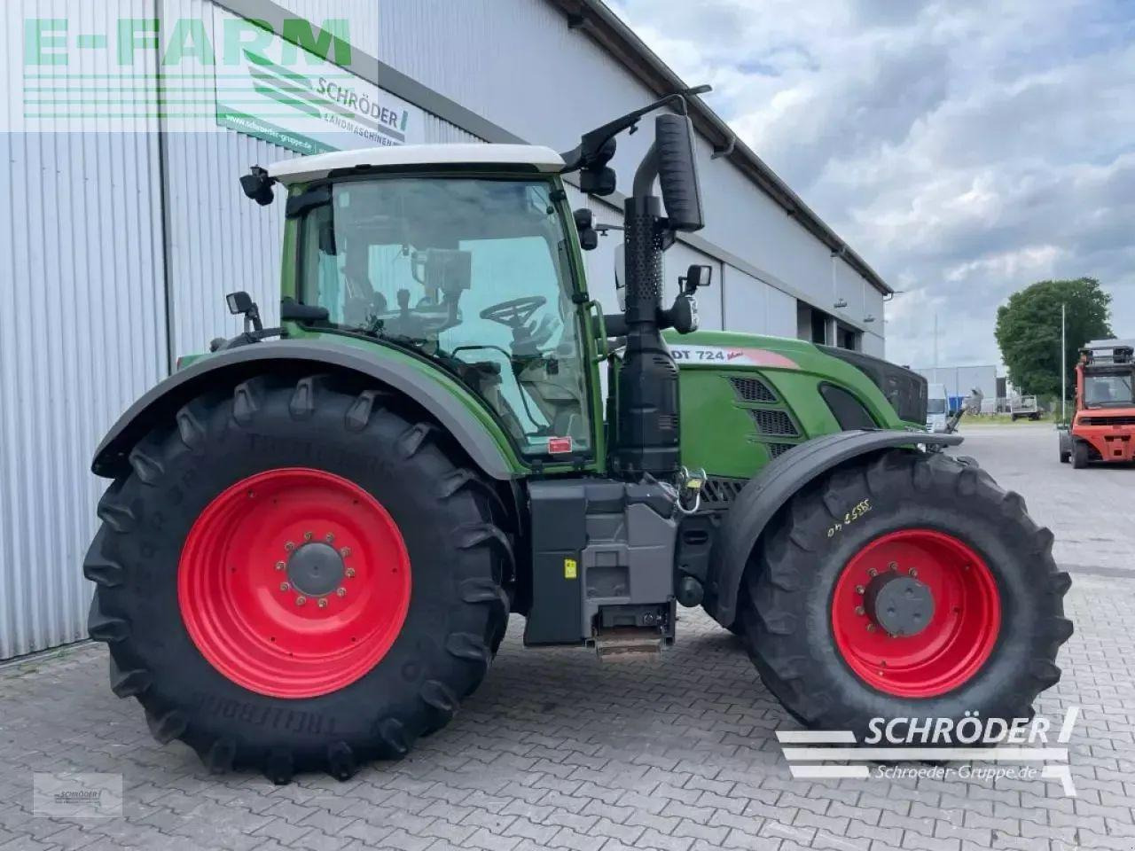 Fendt 724 vario s4 profi plus ProfiPlus - Трактор: слика 2 Fendt 724 vario s4 profi plus ProfiPlus - Трактор: слика 2
