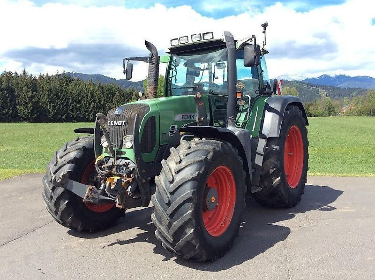 Fendt 820 - Трактор: слика 1 Fendt 820 - Трактор: слика 1
