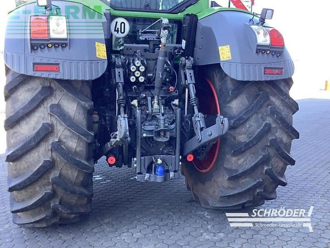 Fendt 824 vario s4 profi plus ProfiPlus - Трактор: слика 2 Fendt 824 vario s4 profi plus ProfiPlus - Трактор: слика 2