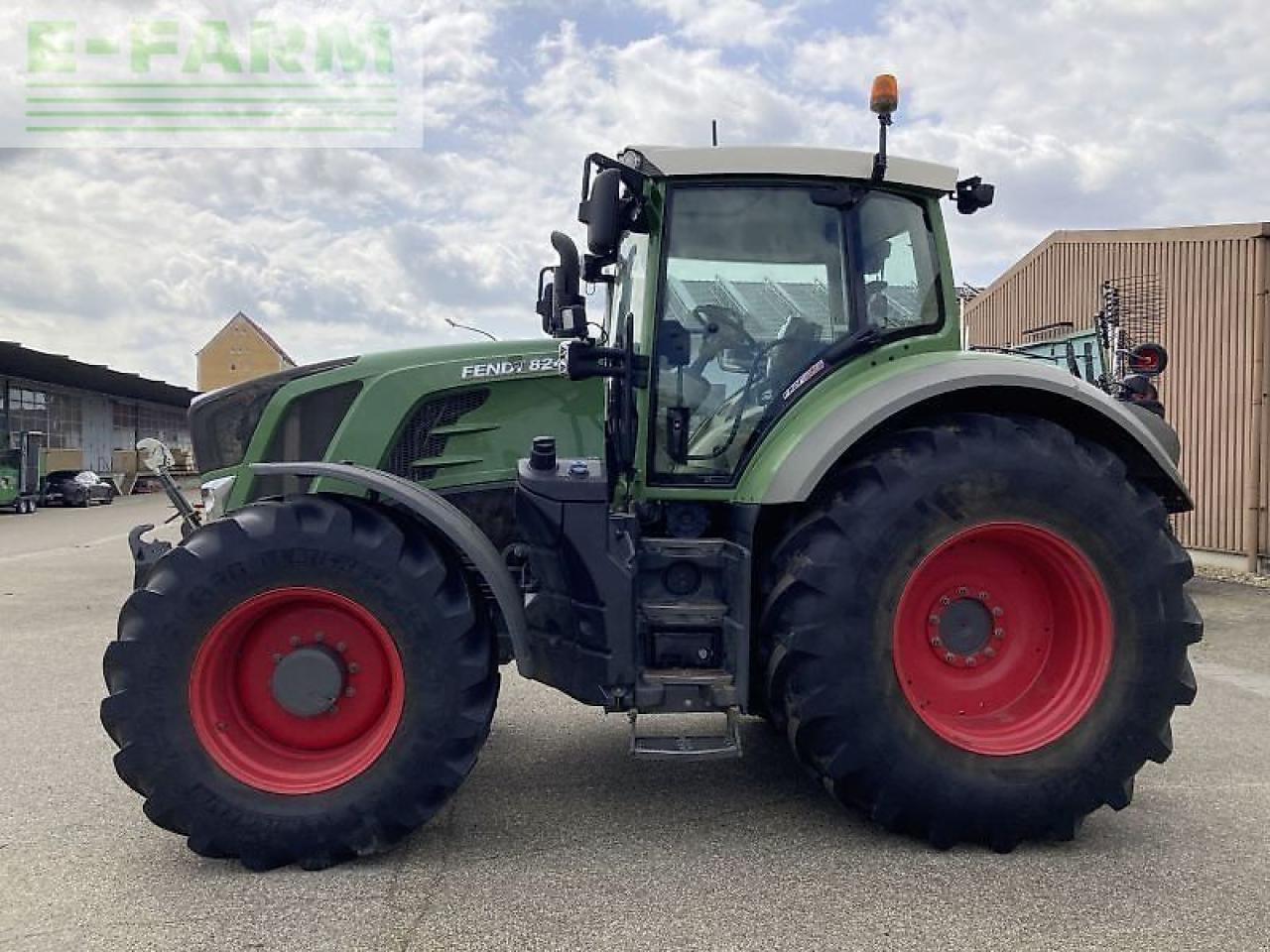 Fendt 824 vario s4 profi plus ProfiPlus - Трактор: слика 3 Fendt 824 vario s4 profi plus ProfiPlus - Трактор: слика 3