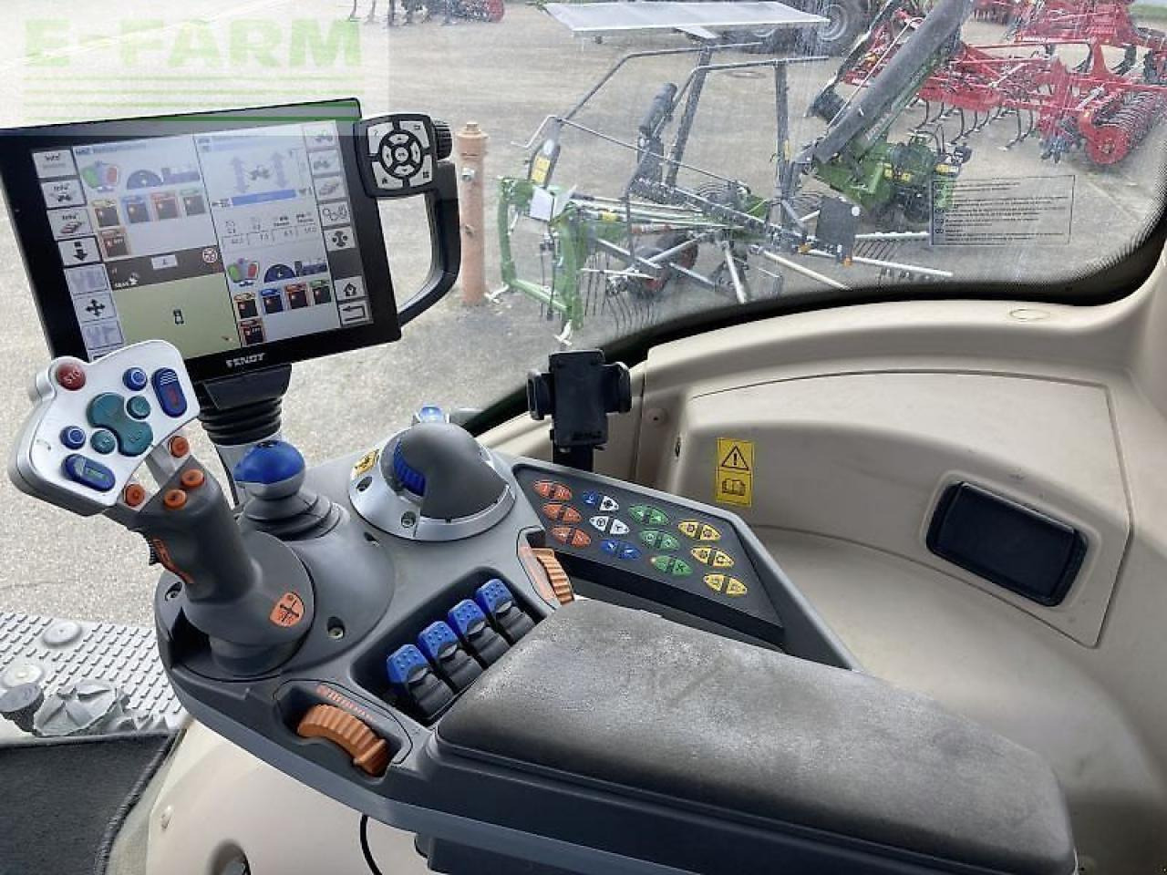 Трактор Fendt 824 vario s4 profi plus ProfiPlus: слика 14