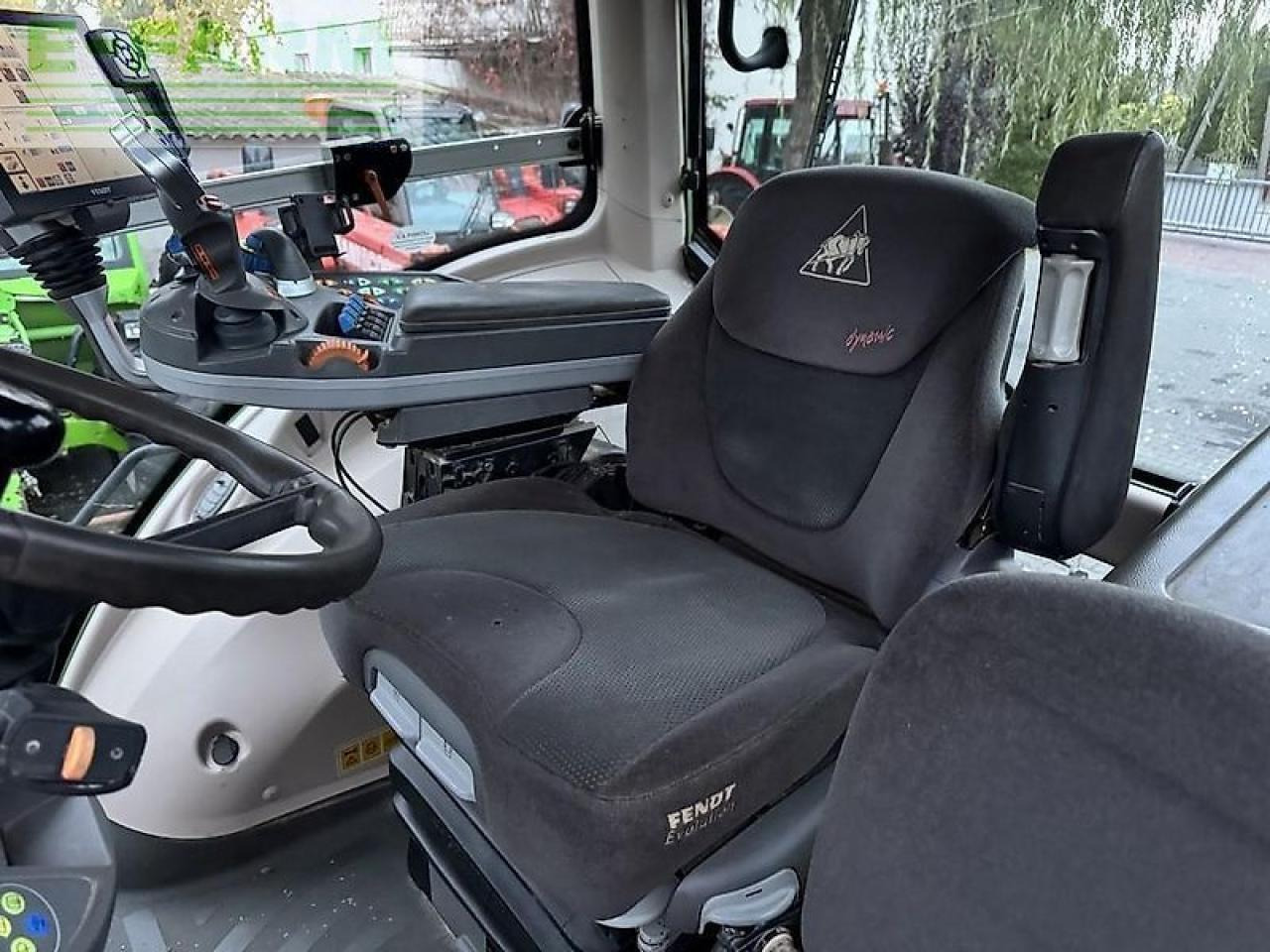 Трактор Fendt 828 vario profi+ plus / gps navi rtk trimble / tms ProfiPlus: слика 12 Трактор Fendt 828 vario profi+ plus / gps navi rtk trimble / tms ProfiPlus: слика 12