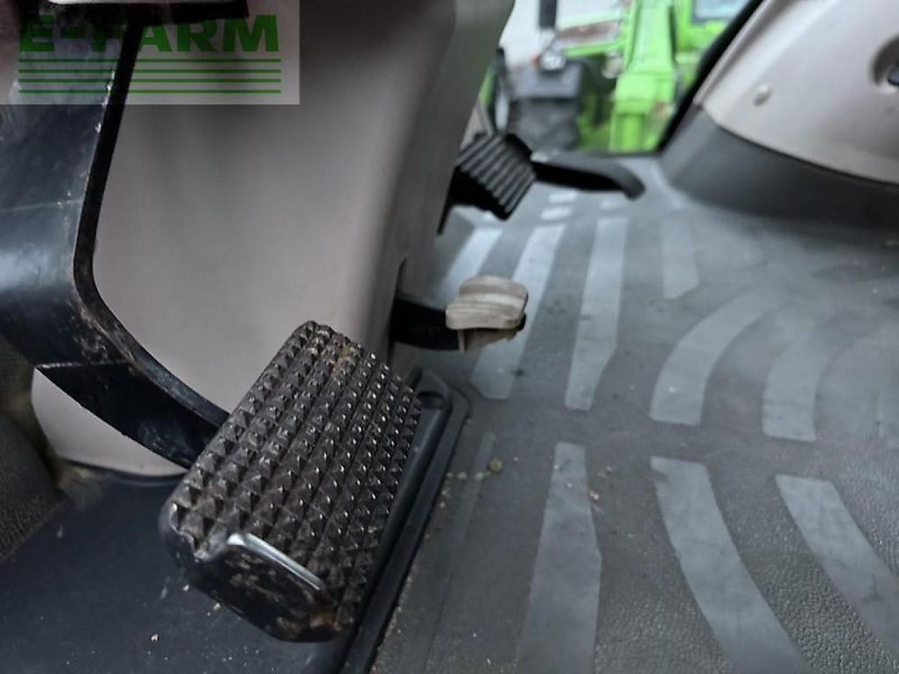 Трактор Fendt 828 vario profi+ plus / gps navi rtk trimble / tms ProfiPlus: слика 17 Трактор Fendt 828 vario profi+ plus / gps navi rtk trimble / tms ProfiPlus: слика 17