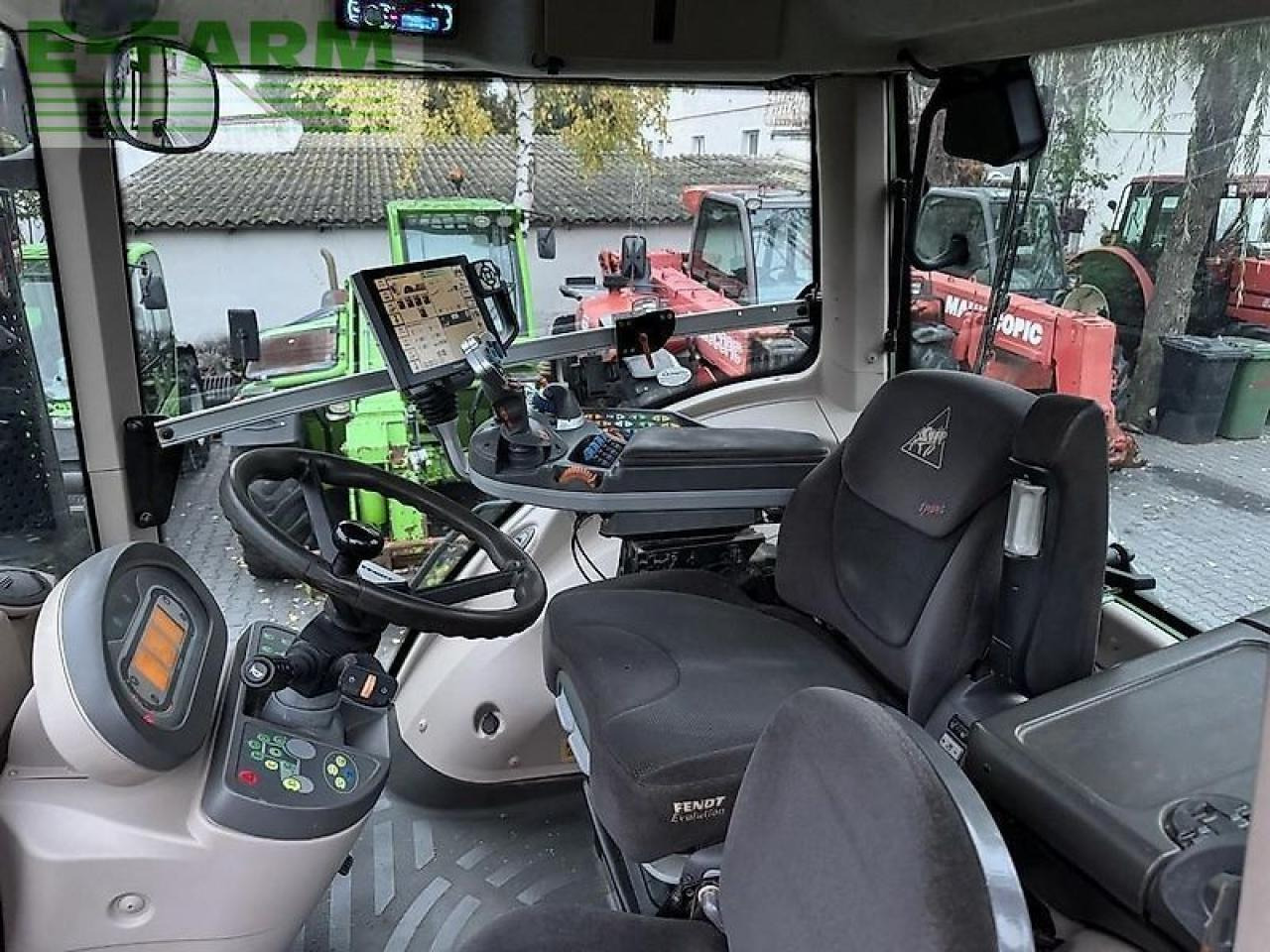 Трактор Fendt 828 vario profi+ plus / gps navi rtk trimble / tms ProfiPlus: слика 10 Трактор Fendt 828 vario profi+ plus / gps navi rtk trimble / tms ProfiPlus: слика 10