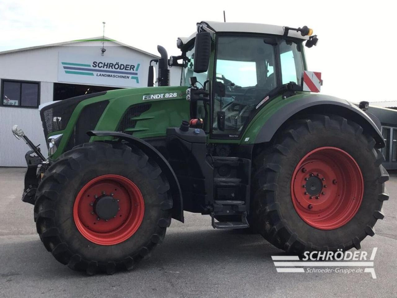 Fendt 828 vario s4 profi plus ProfiPlus - Трактор: слика 3 Fendt 828 vario s4 profi plus ProfiPlus - Трактор: слика 3