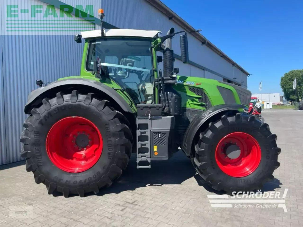 Fendt 828 vario s4 profi plus ProfiPlus - Трактор: слика 3 Fendt 828 vario s4 profi plus ProfiPlus - Трактор: слика 3