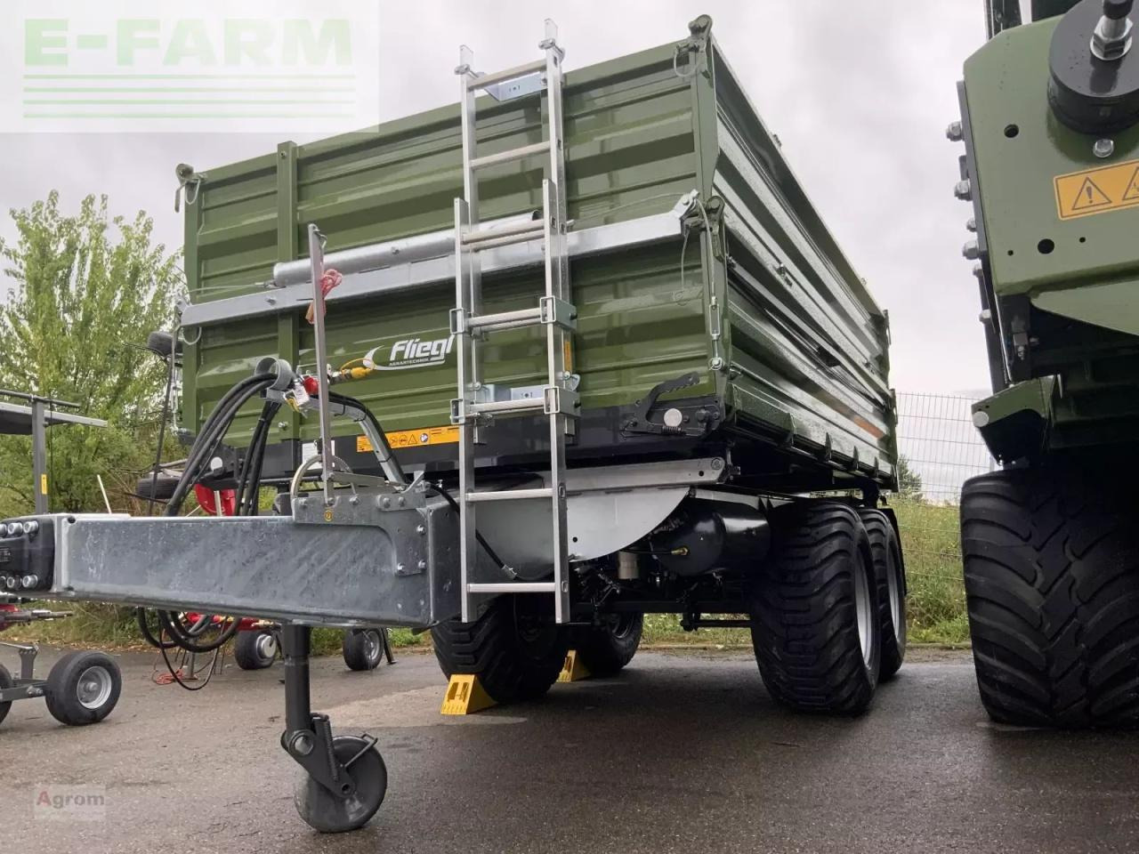 Fliegl tdk 140 - Земјоделска приколка за истурање/ Истурач: слика 1 Fliegl tdk 140 - Земјоделска приколка за истурање/ Истурач: слика 1