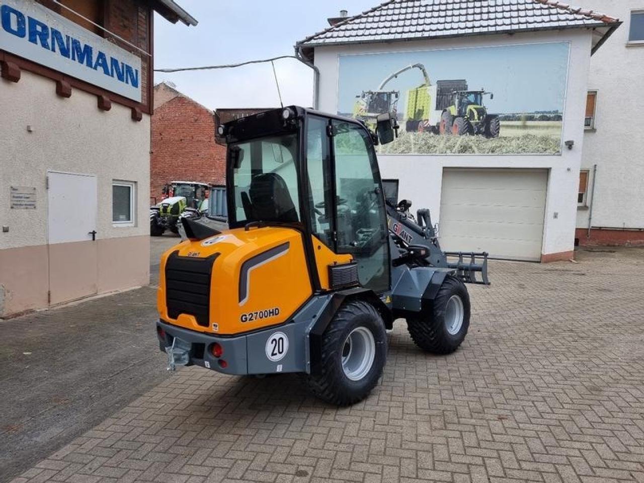Giant g 2700 hd mit kabine und euro aufnamhe - Натоварувач на тркала: слика 3 Giant g 2700 hd mit kabine und euro aufnamhe - Натоварувач на тркала: слика 3