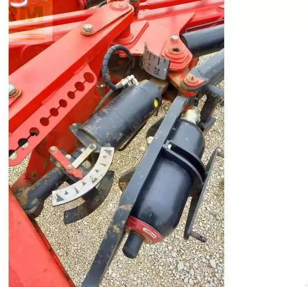 Gregoire Besson gregoire besson - Плуг: слика 5 Gregoire Besson gregoire besson - Плуг: слика 5