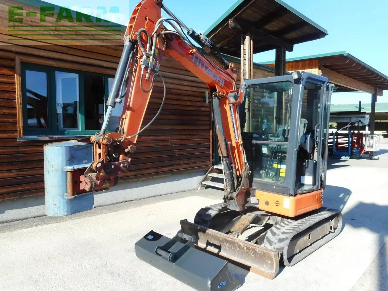 Мини багер Hitachi zx26u-6 ( 2.740kg ) powertilt: слика 11 Мини багер Hitachi zx26u-6 ( 2.740kg ) powertilt: слика 11