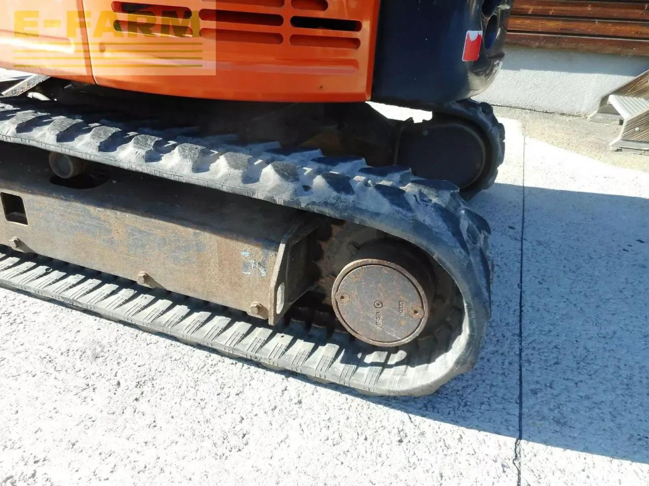 Мини багер Hitachi zx26u-6 ( 2.740kg ) powertilt: слика 16 Мини багер Hitachi zx26u-6 ( 2.740kg ) powertilt: слика 16