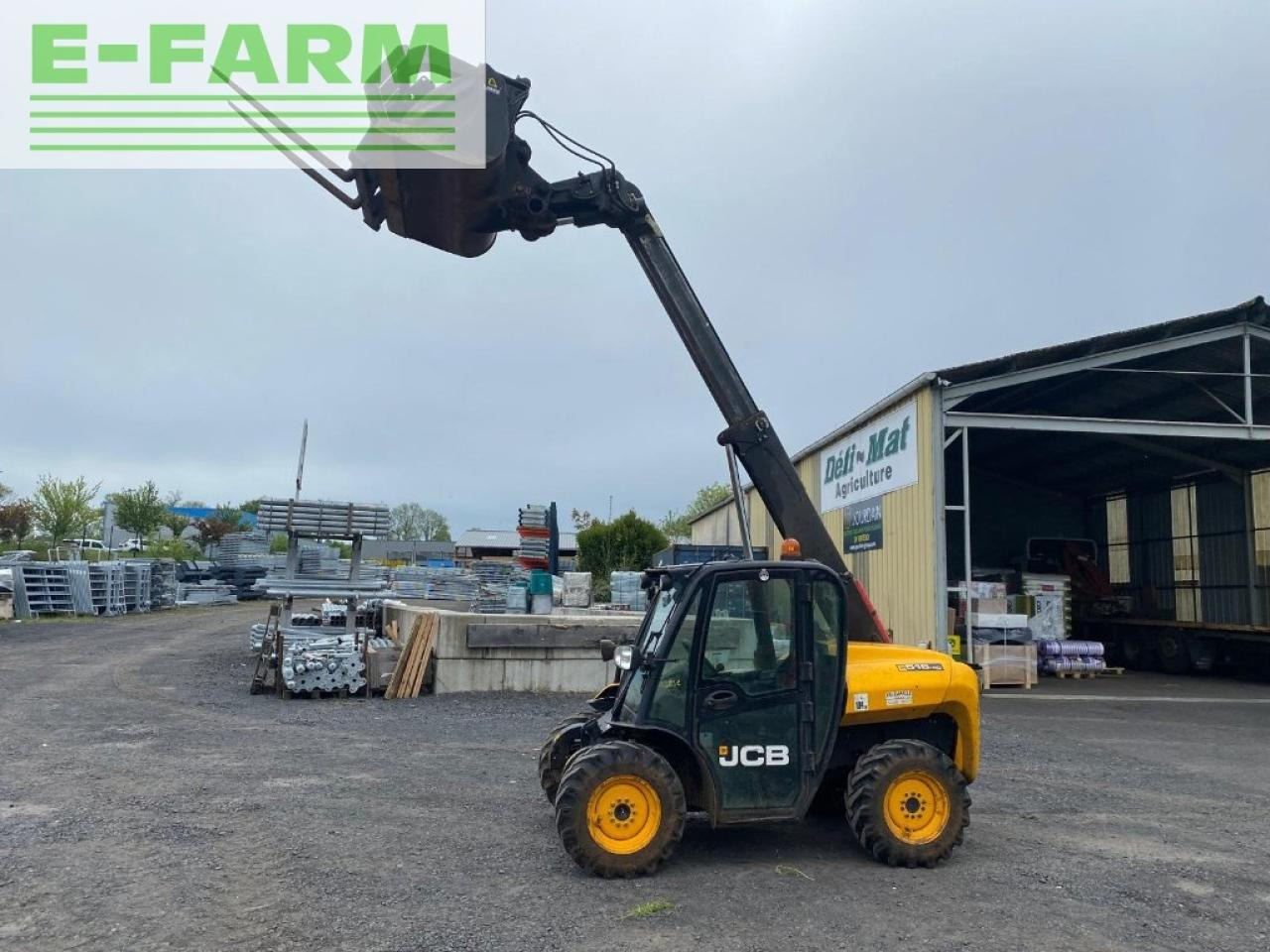 JCB 516 40 compact - Телескопски ракувач: слика 1 JCB 516 40 compact - Телескопски ракувач: слика 1