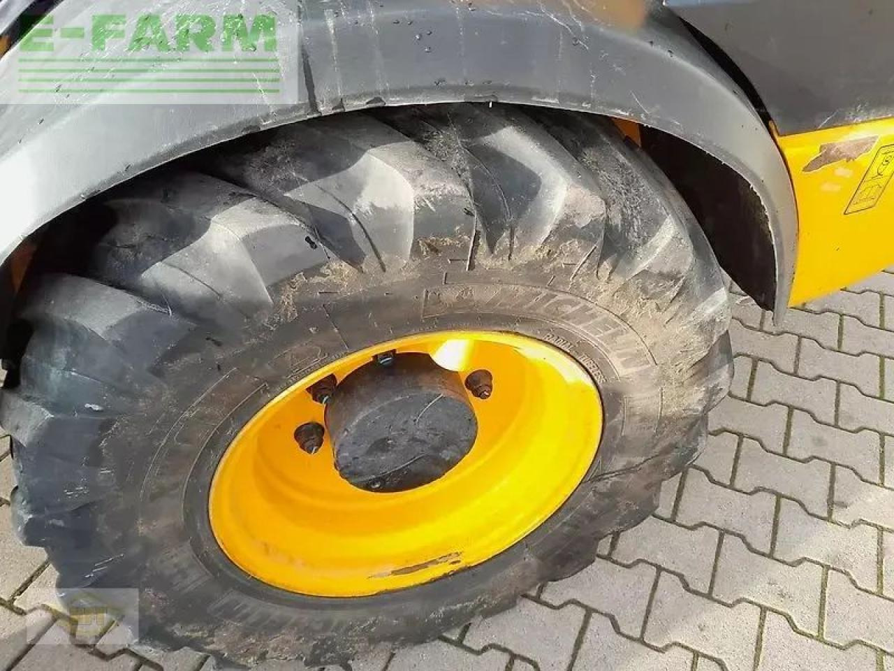 JCB tm 220 cwl - Телескопски ракувач: слика 5 JCB tm 220 cwl - Телескопски ракувач: слика 5