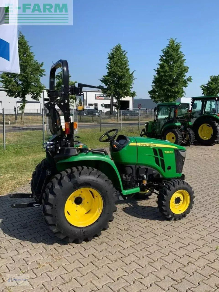 John Deere 3025e - Трактор: слика 3 John Deere 3025e - Трактор: слика 3