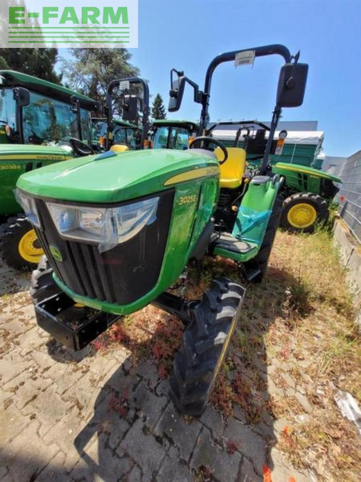 John Deere 3025e industrie (3038e) - Трактор: слика 1 John Deere 3025e industrie (3038e) - Трактор: слика 1