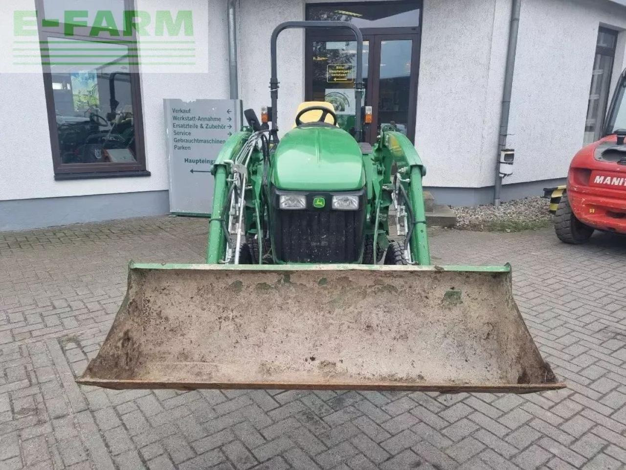 John Deere 3320 my11 - Трактор: слика 3 John Deere 3320 my11 - Трактор: слика 3