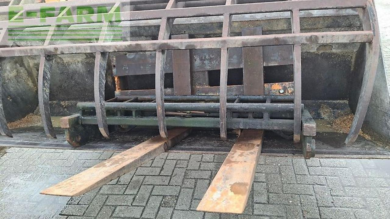 John Deere 3400 - Телескопски ракувач: слика 3 John Deere 3400 - Телескопски ракувач: слика 3