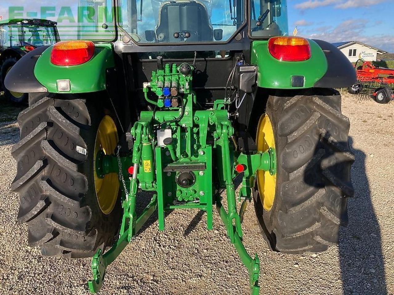 John Deere 5075m - Трактор: слика 5 John Deere 5075m - Трактор: слика 5