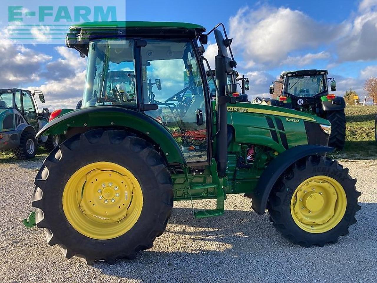 John Deere 5075m - Трактор: слика 4 John Deere 5075m - Трактор: слика 4