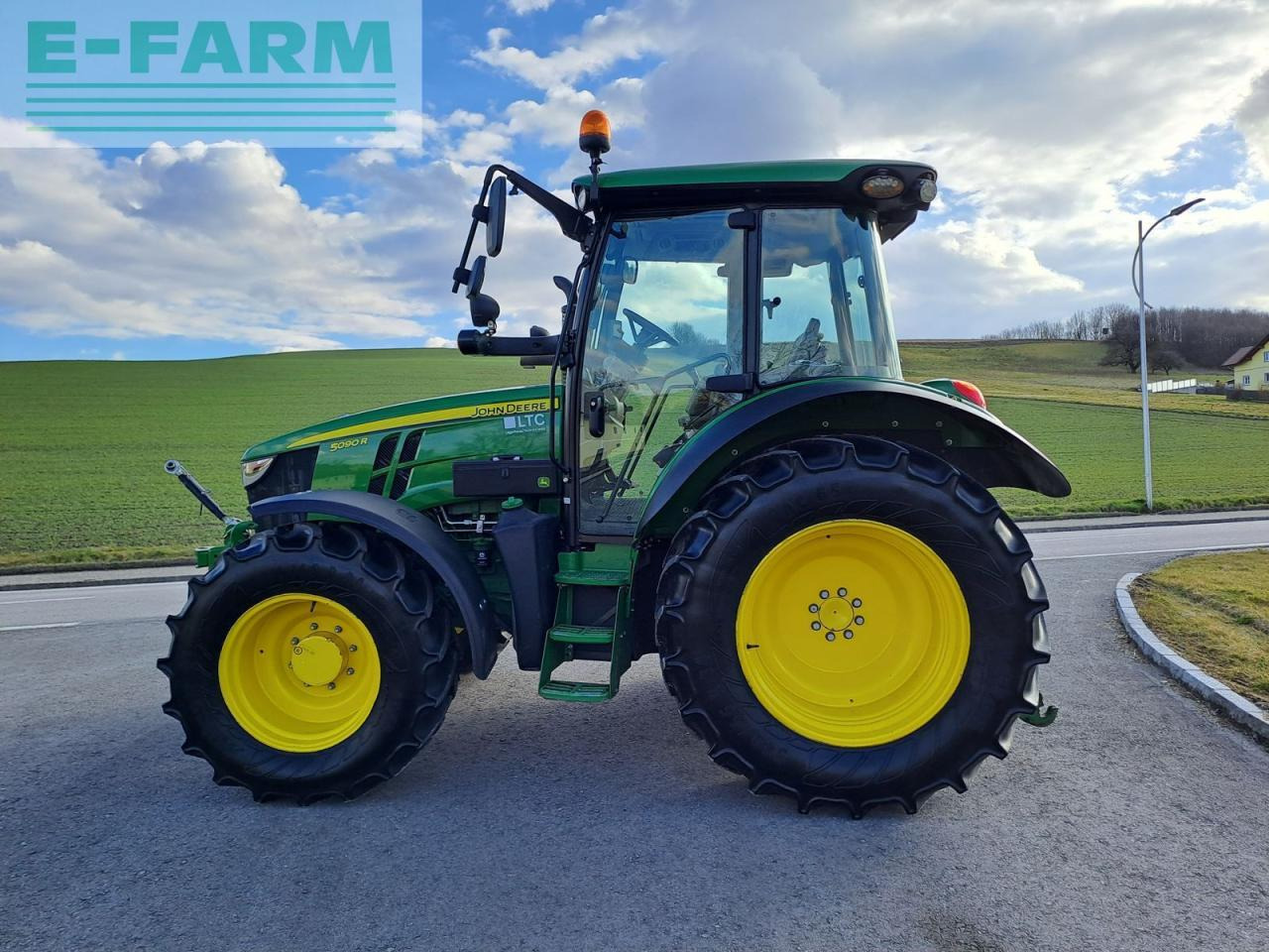 John Deere 5090r - Трактор: слика 3 John Deere 5090r - Трактор: слика 3