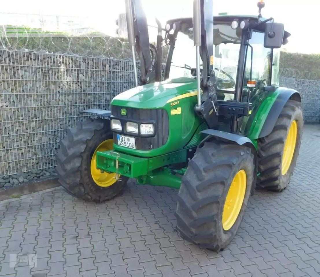 John Deere 5100r - Трактор: слика 2 John Deere 5100r - Трактор: слика 2