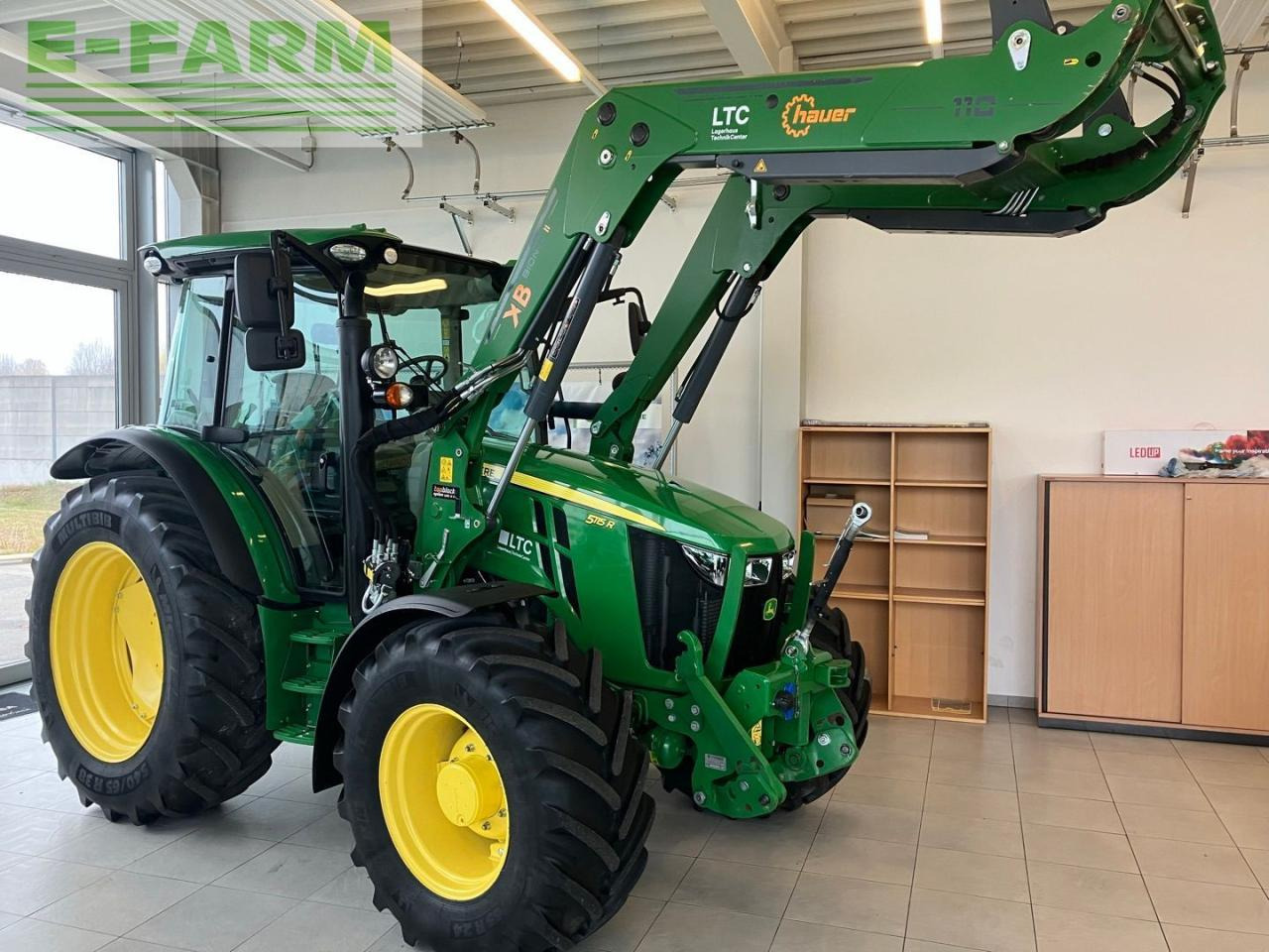 John Deere 5115R - Трактор: слика 4 John Deere 5115R - Трактор: слика 4