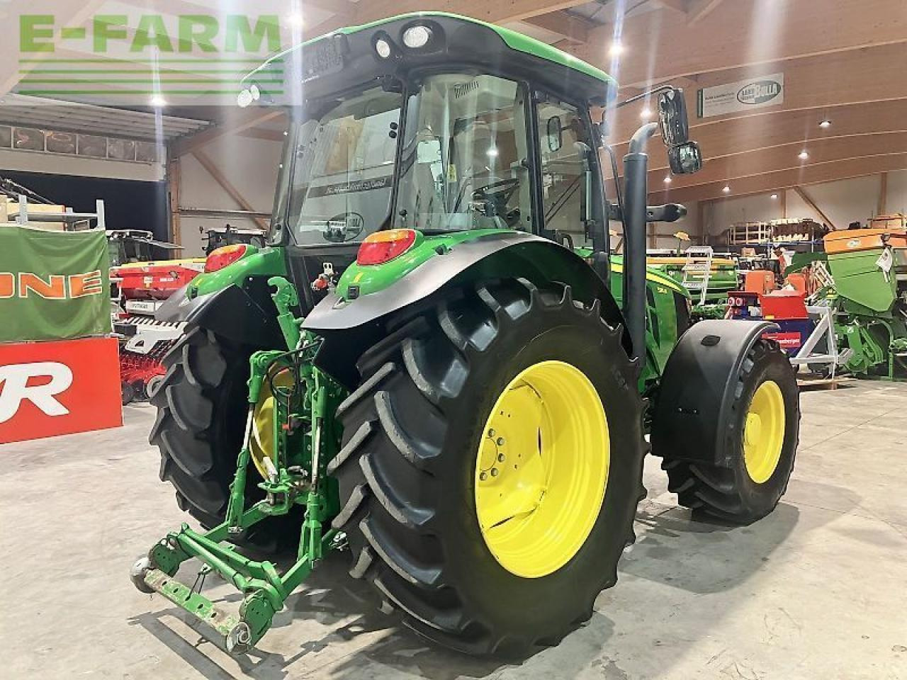 John Deere 5115r - Трактор: слика 3 John Deere 5115r - Трактор: слика 3