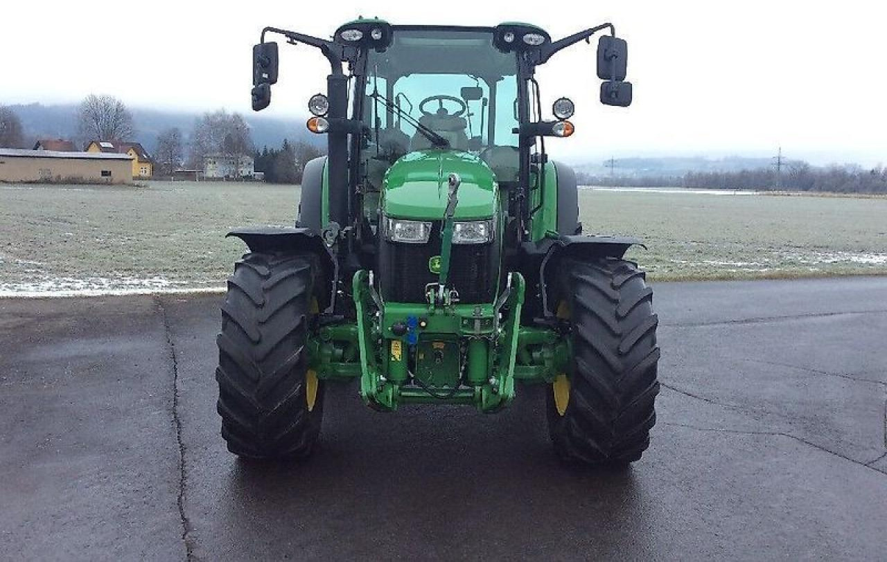 John Deere 5125 r - Трактор: слика 2 John Deere 5125 r - Трактор: слика 2