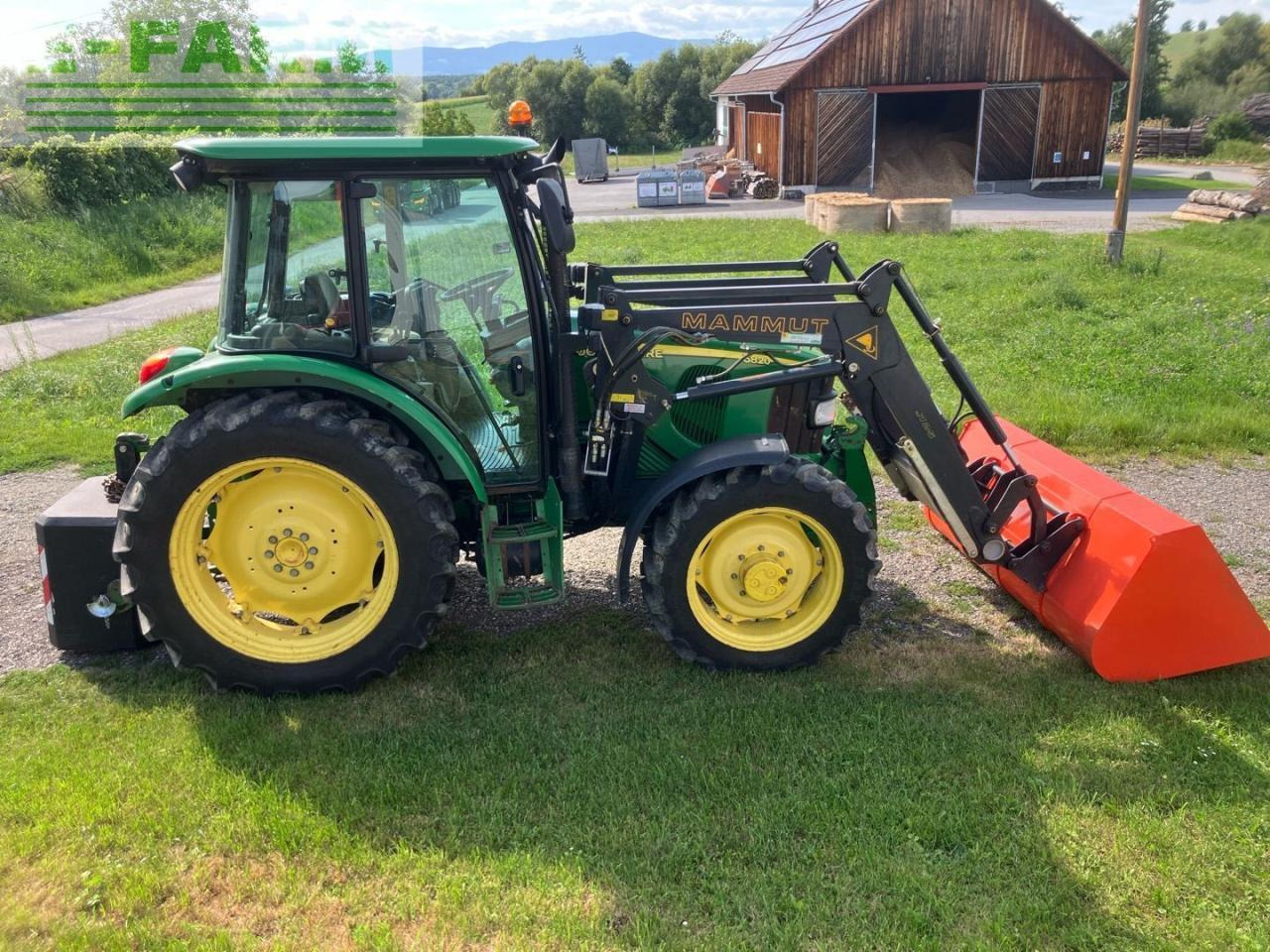 John Deere 5820 - Трактор: слика 5 John Deere 5820 - Трактор: слика 5