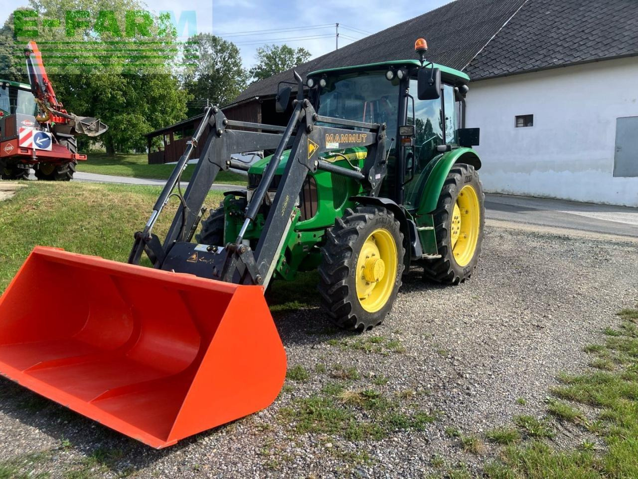 John Deere 5820 - Трактор: слика 1 John Deere 5820 - Трактор: слика 1
