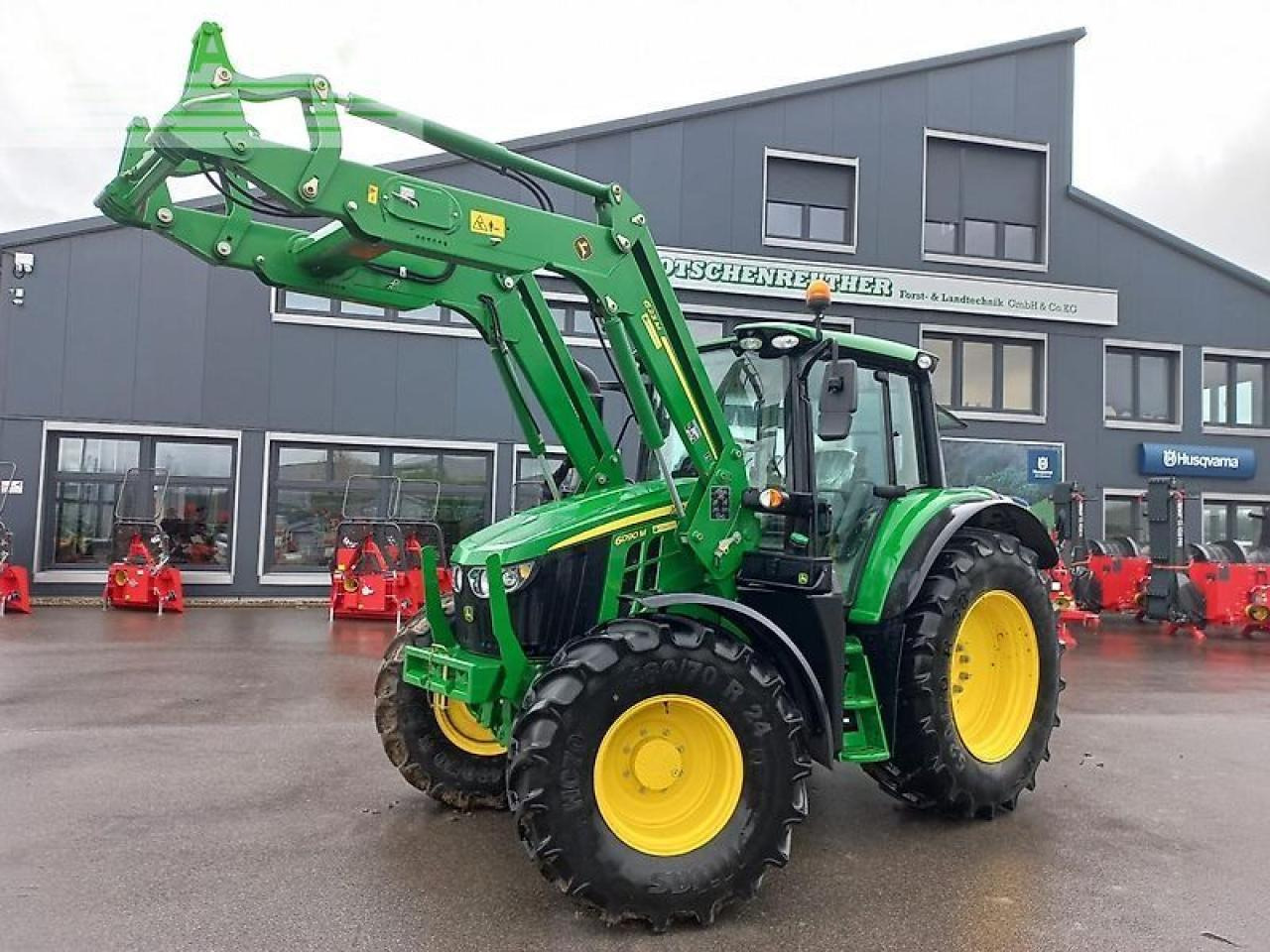 John Deere 6090m - Трактор: слика 1 John Deere 6090m - Трактор: слика 1