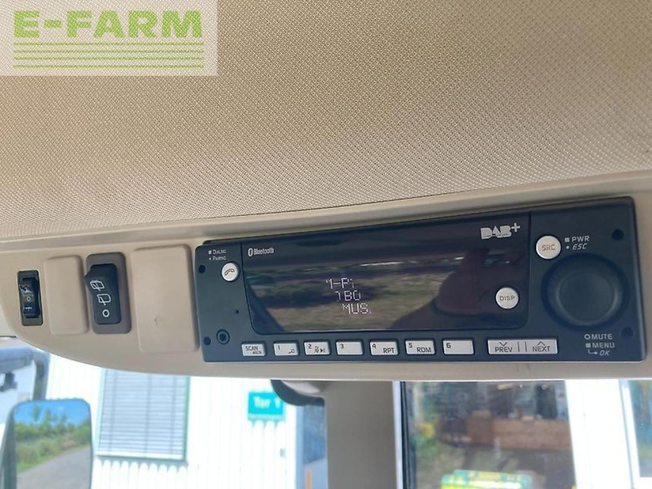 Трактор John Deere 6100m: слика 20