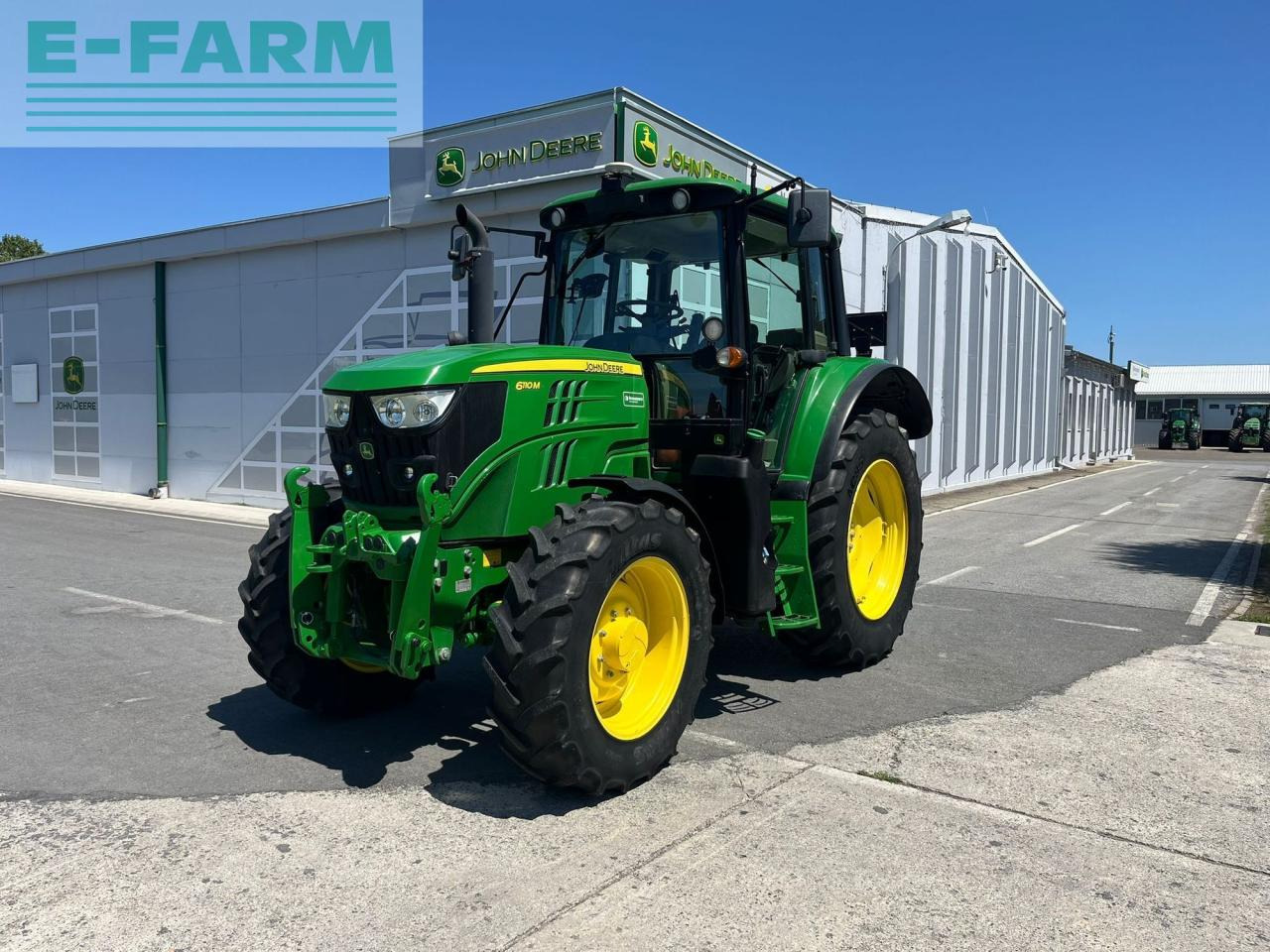 John Deere 6110M - Трактор: слика 1 John Deere 6110M - Трактор: слика 1