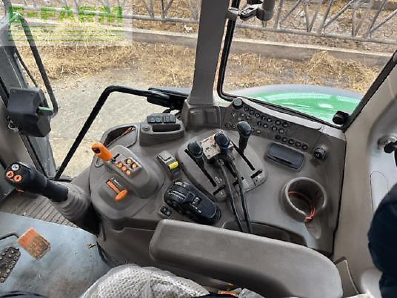 Трактор John Deere 6120m: слика 6