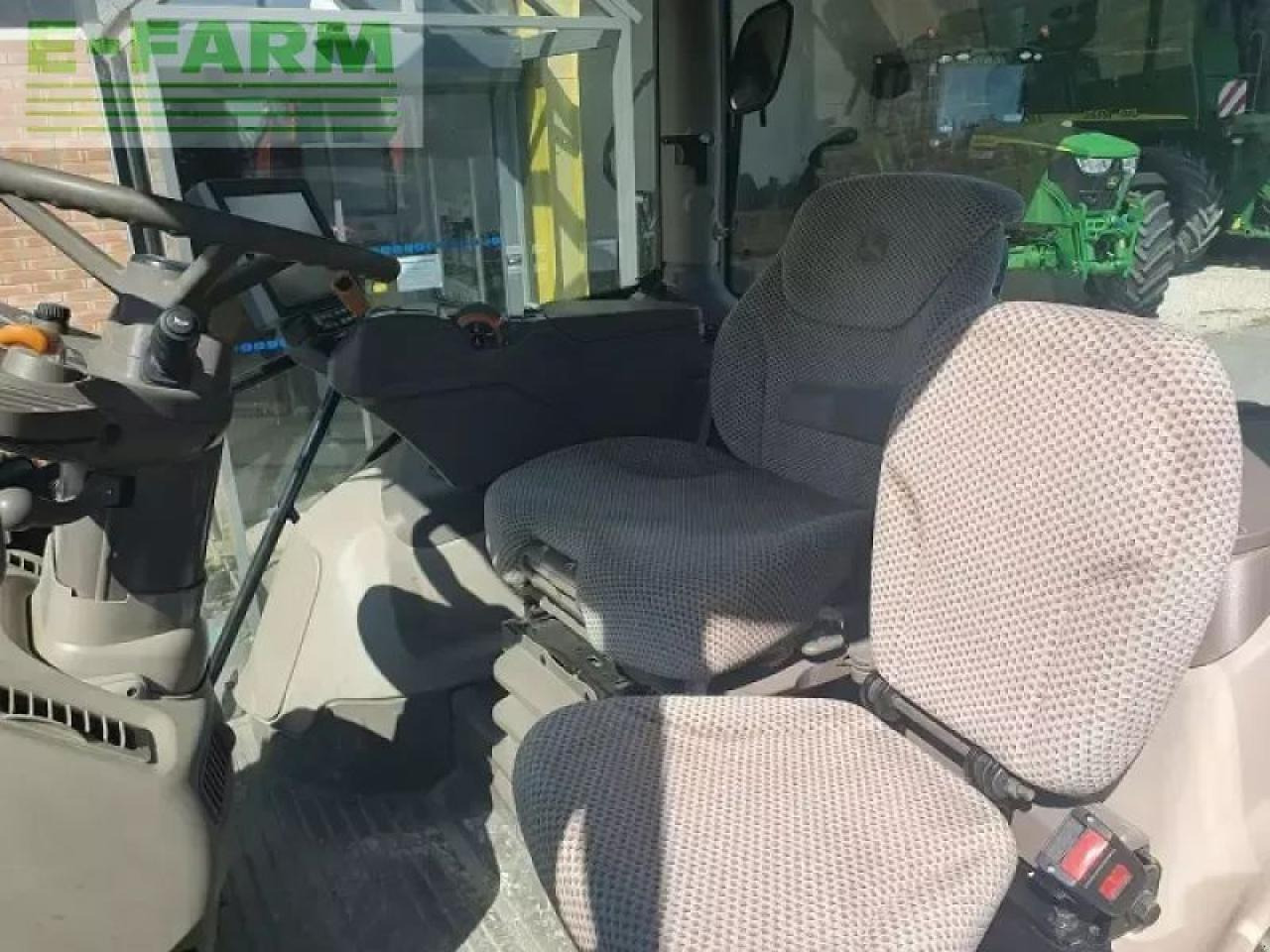 John Deere 6135r - Трактор: слика 5 John Deere 6135r - Трактор: слика 5