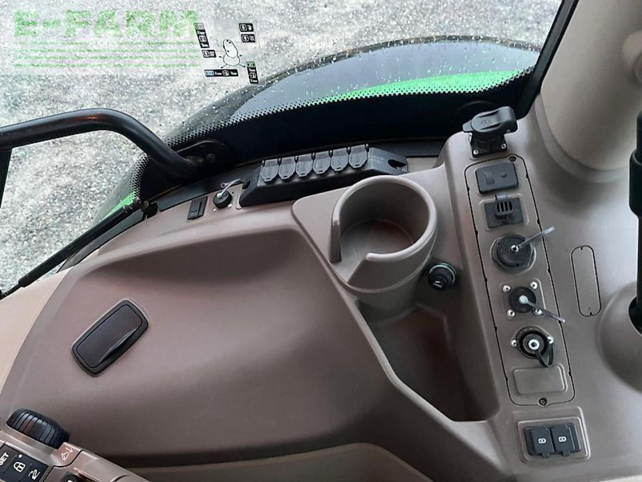 Трактор John Deere 6155r: слика 23