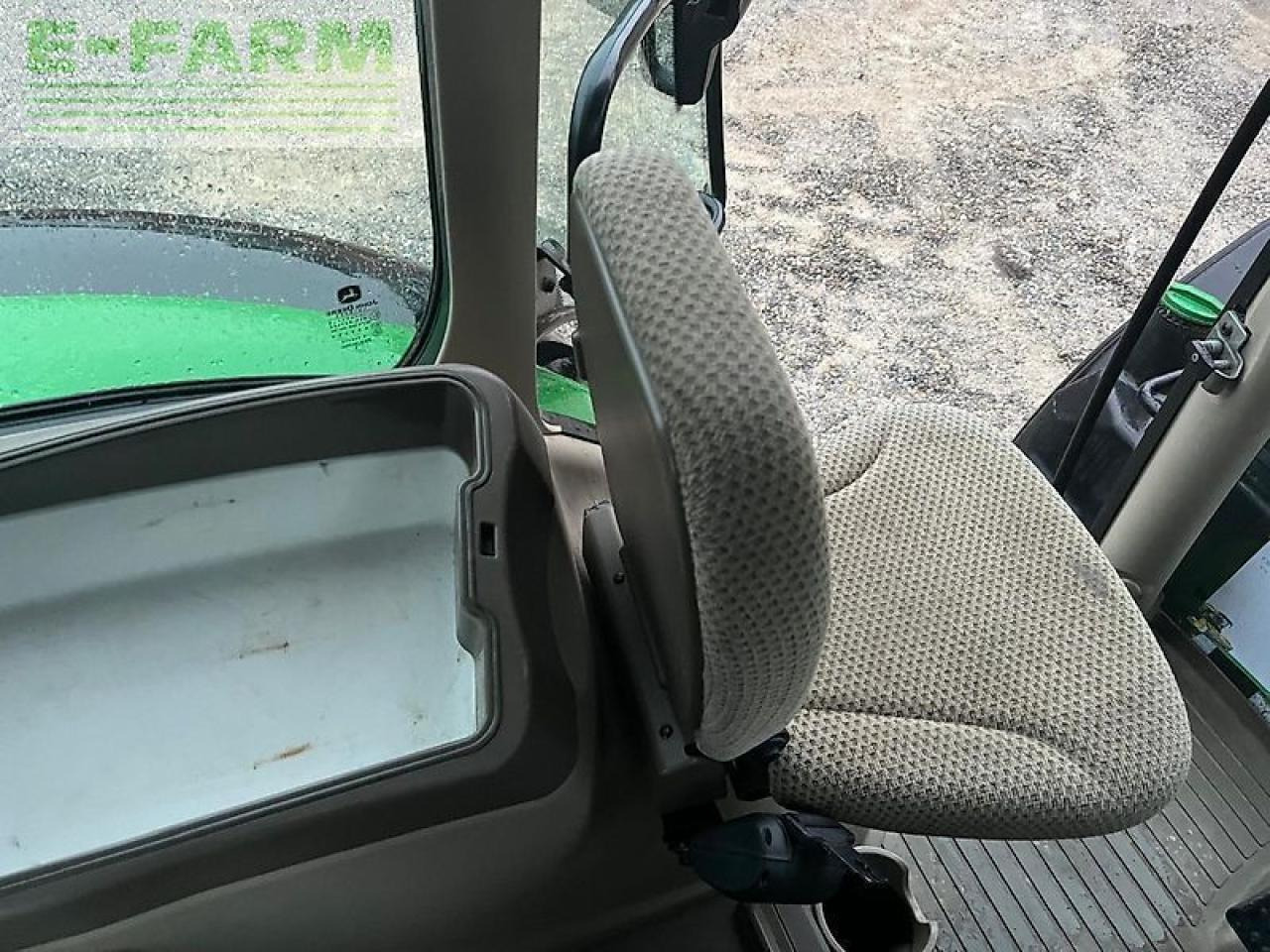 Трактор John Deere 6155r: слика 24